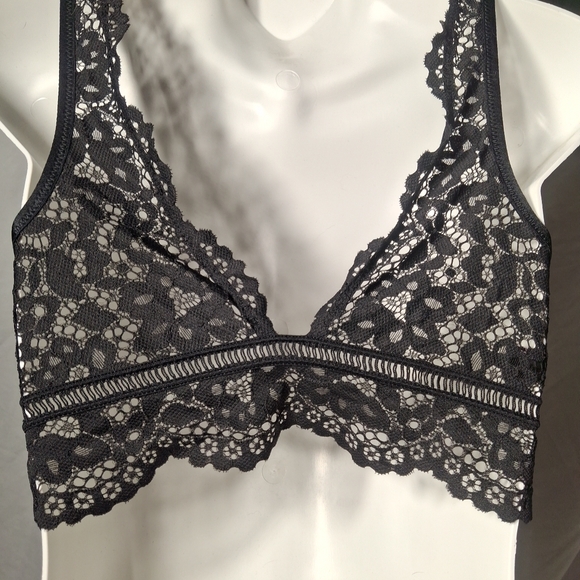 Victoria's Secret Black Lace Plunge Bralette - Picture 6 of 11